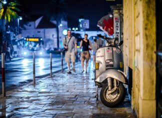 Co zrobić żeby skuter 2T mniej palił?