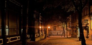 Czy można z lampy zrobić gniazdko?